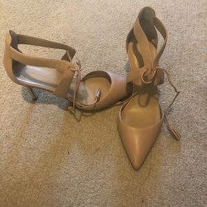 Ann Taylor Tan closed toe strappy tassel heel